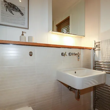 1 Streamside Holiday home