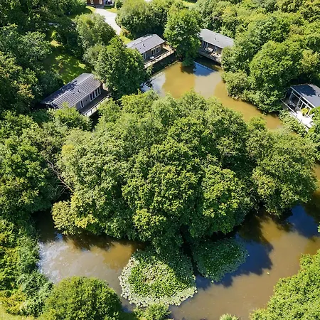 1 Streamside Looe